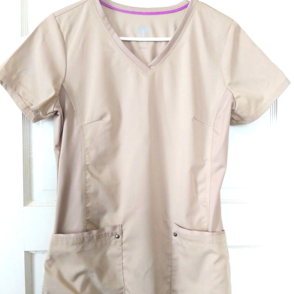 GUC Healing Hands V-neck style
